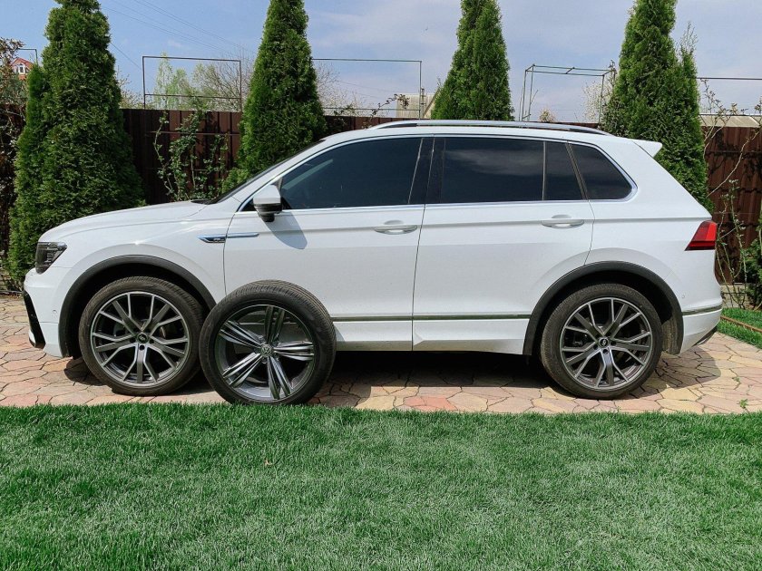 Volkswagen Tiguan 2 диски