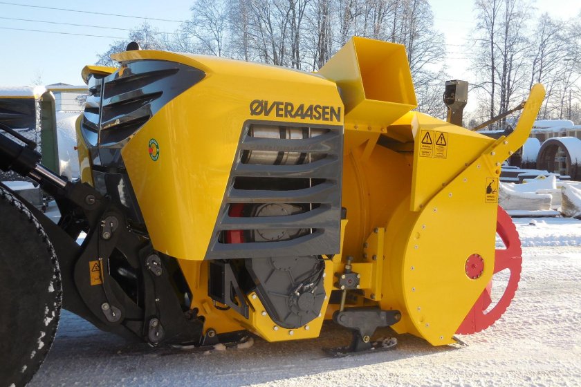Снегоуборочная машина Overaasen rs400