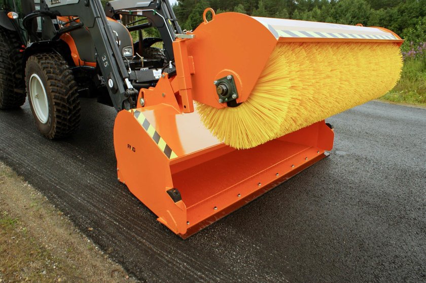 Щетка с бункером на фронтальный погрузчик