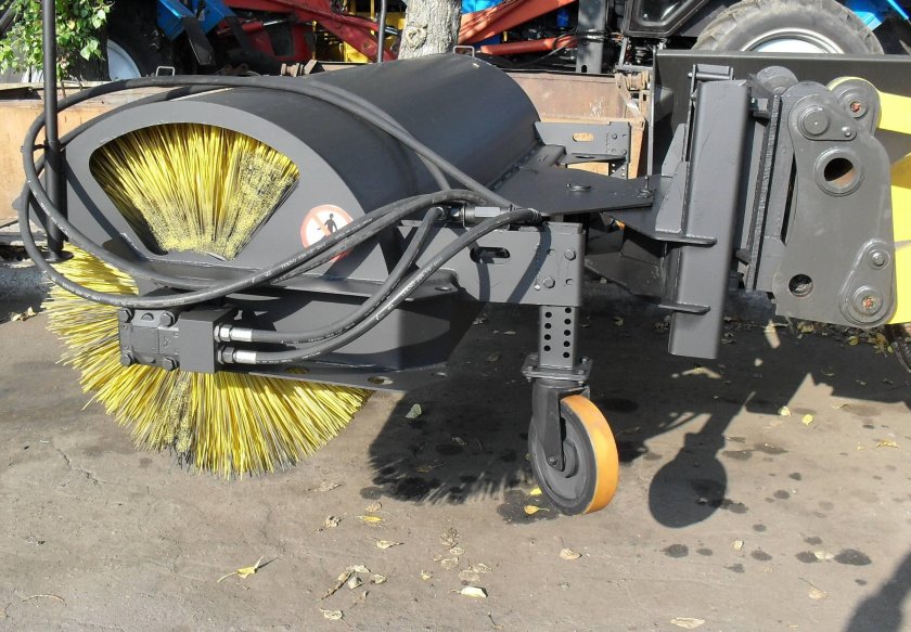 Volvo l20b-p щетка Коммунальная