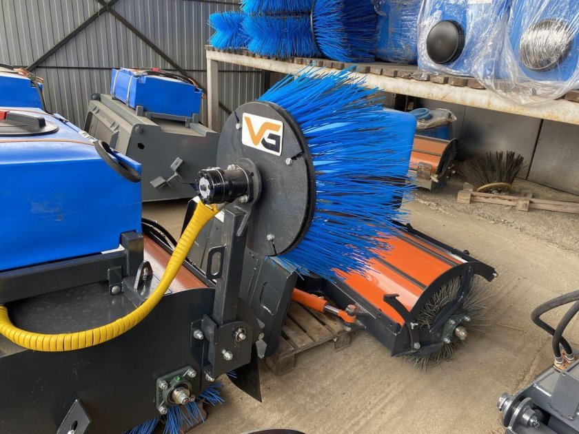 Щетка с бункером