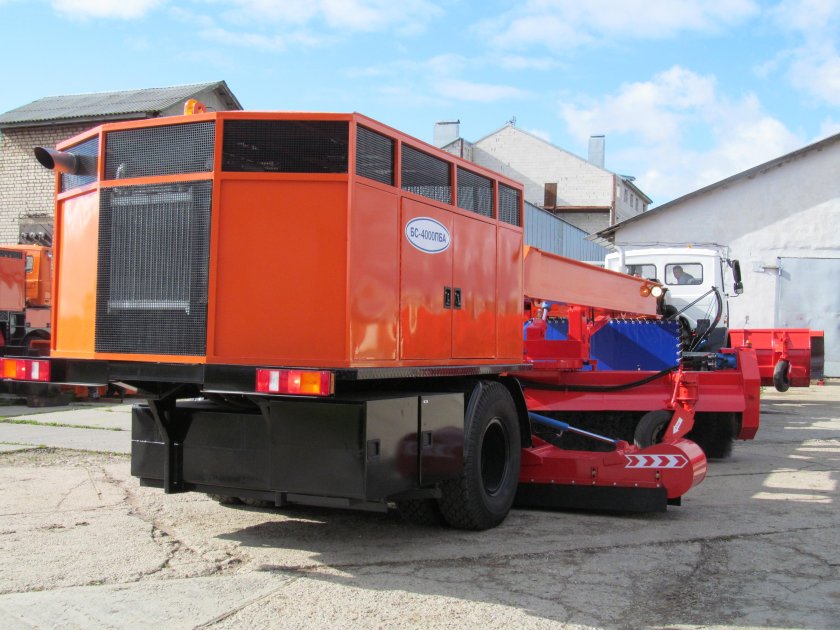 БС-4000 Аэродромная снегоуборочная