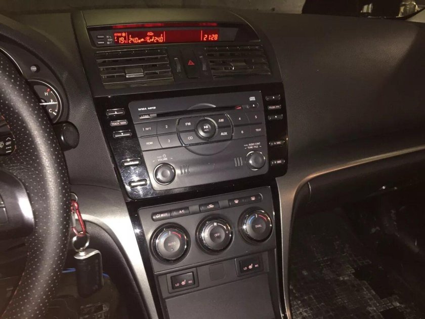 Магнитола Mazda 6