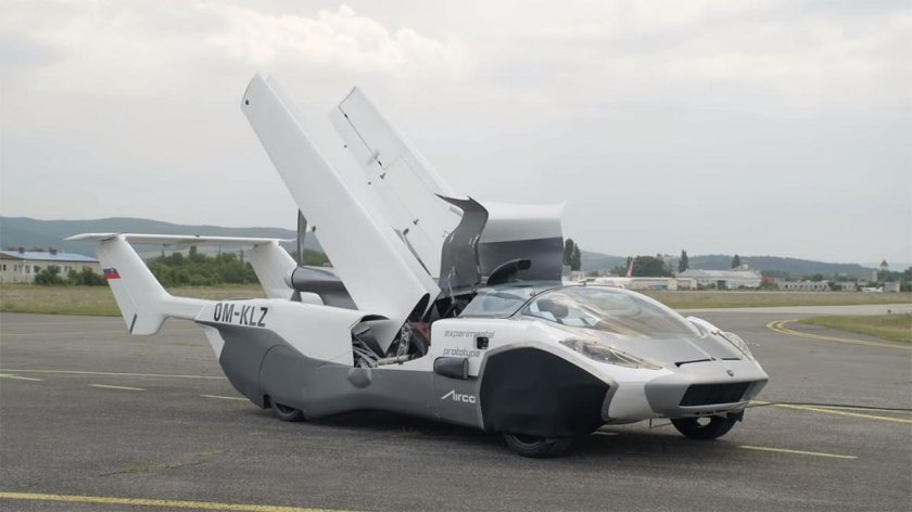 Первый летающий автомобиль