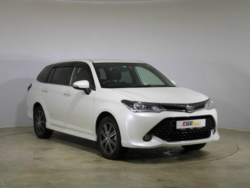 Toyota corolla fielder 2018