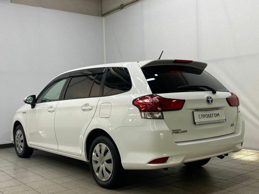 Toyota Corolla Fielder 160