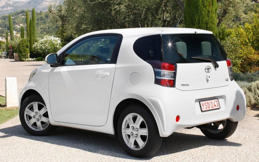 Малолитражка Тойота IQ