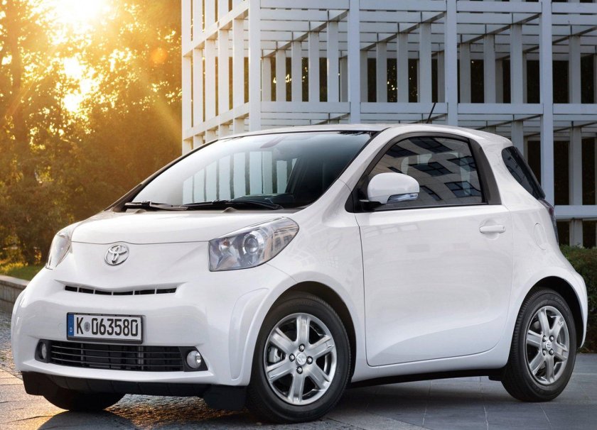 Тойота айкью