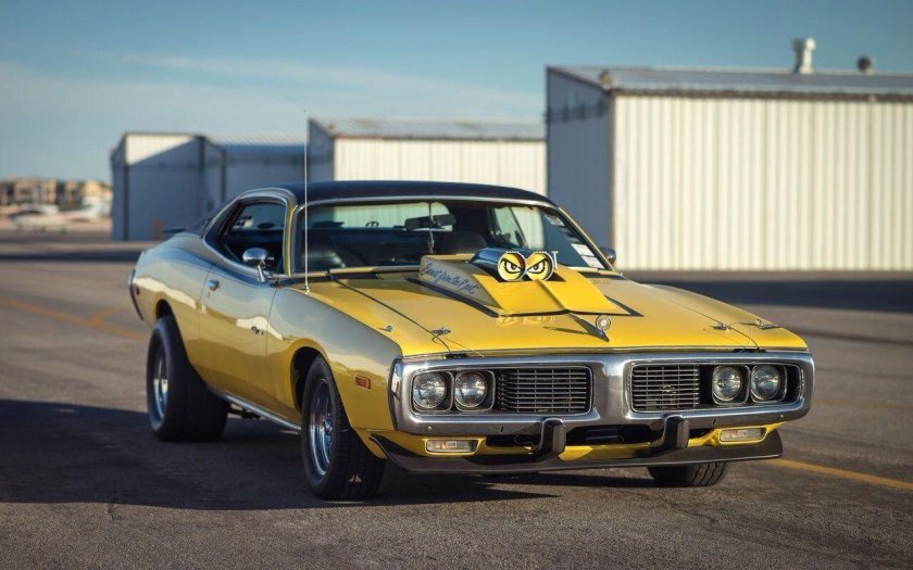 Додж Чарджер ретро