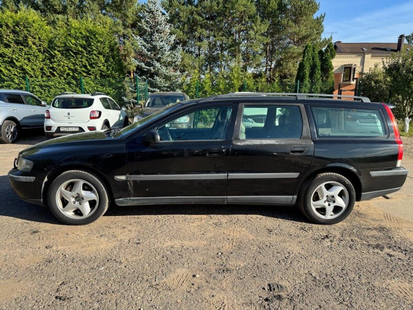 Вольво универсал 2000