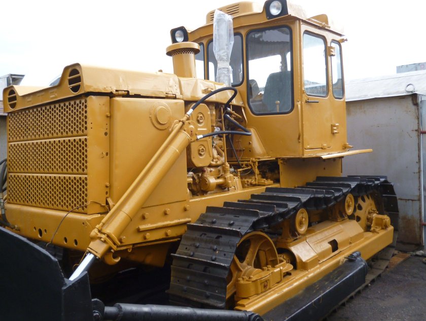 Бульдозер ЧТЗ Т-170