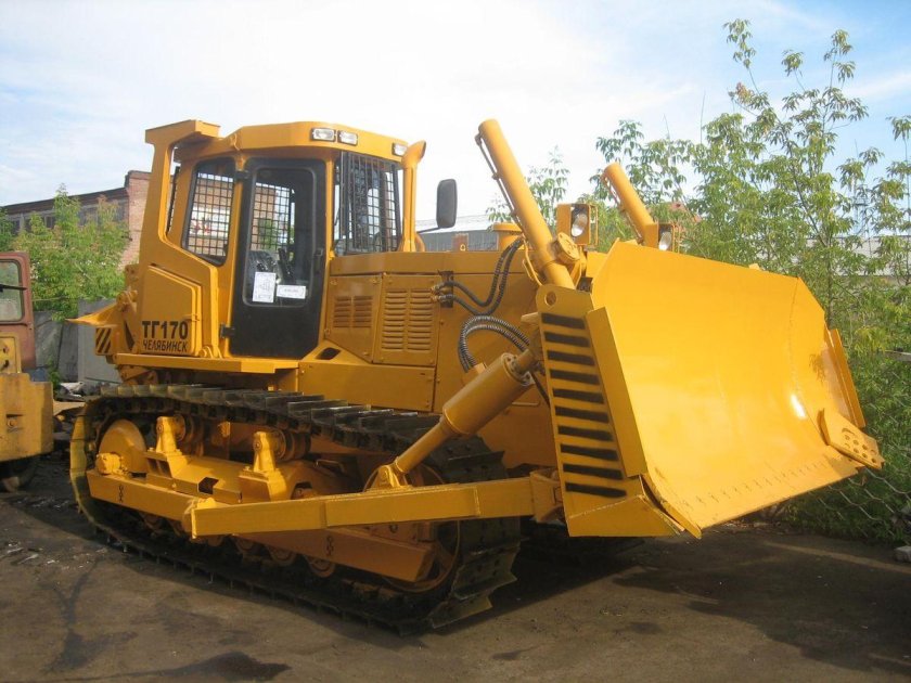 Бульдозер т-130