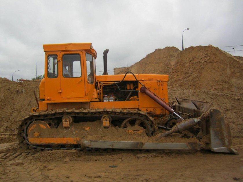 ЧТЗ 170 бульдозер