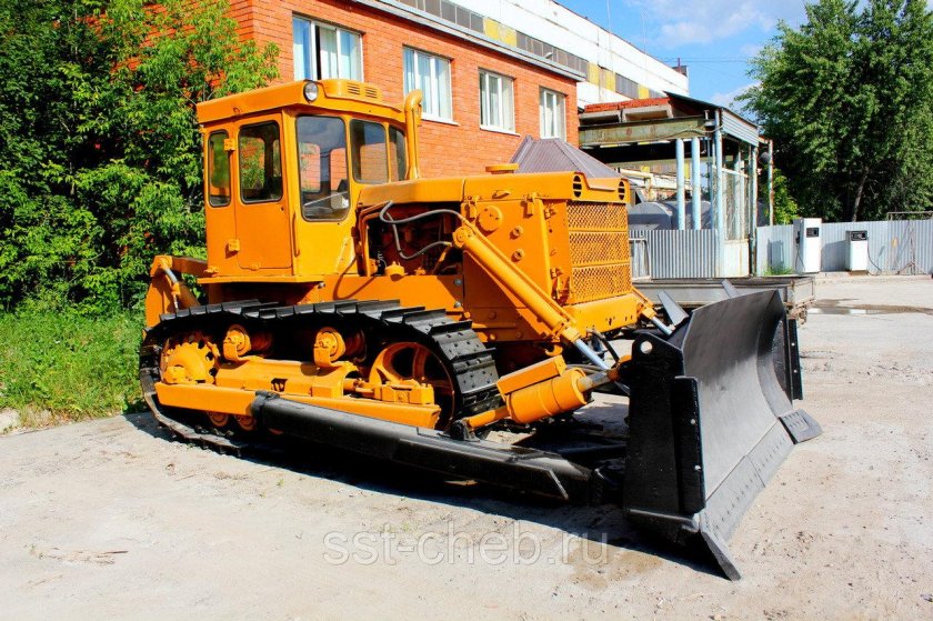 Бульдозер ЧТЗ Т-130
