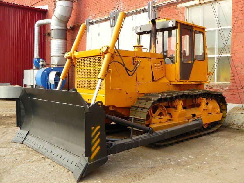 Бульдозер ЧТЗ Т-170