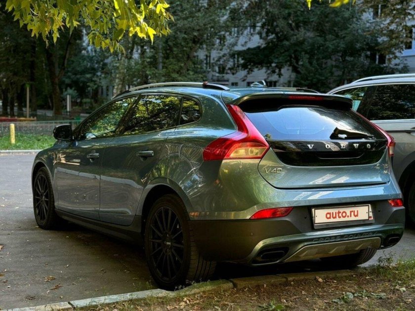 Volvo v 40 cross country