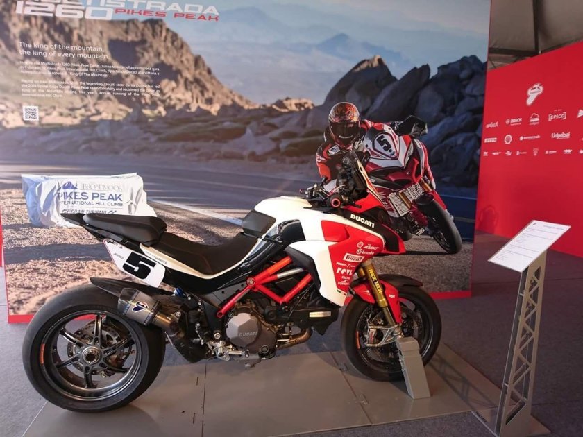Multistrada 1260 pikes peak