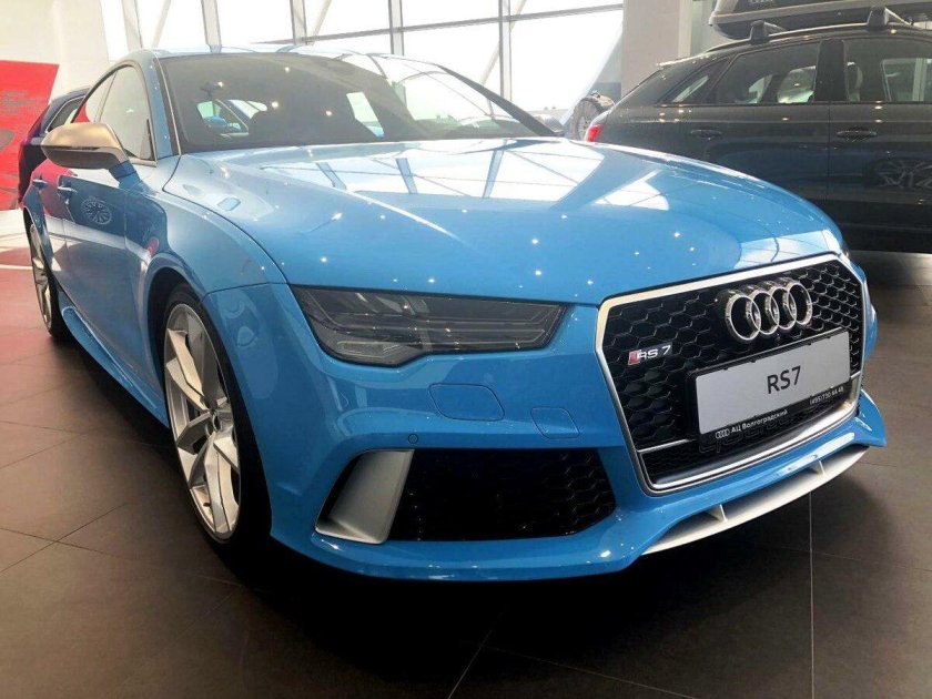 Синяя Ауди Левобережная