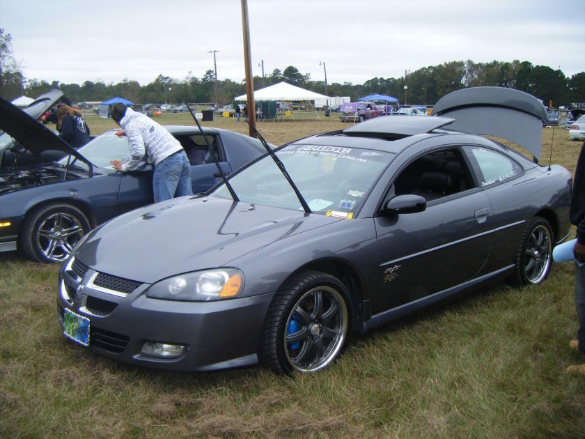 Dodge Stratus 2