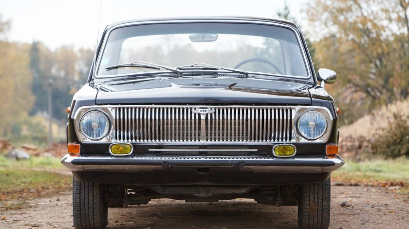Волга ГАЗ 24 спереди