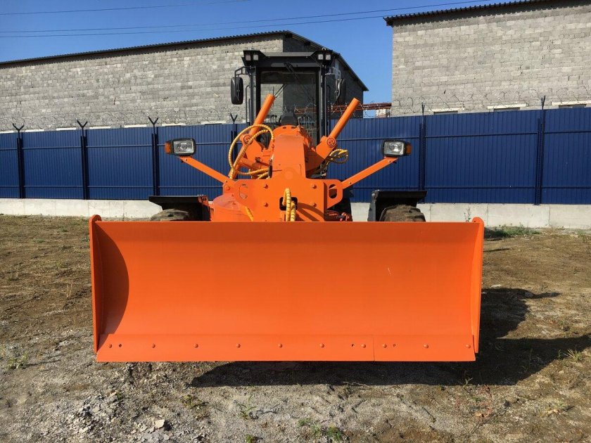 Автогрейдер DM-14.1 Рыбинец
