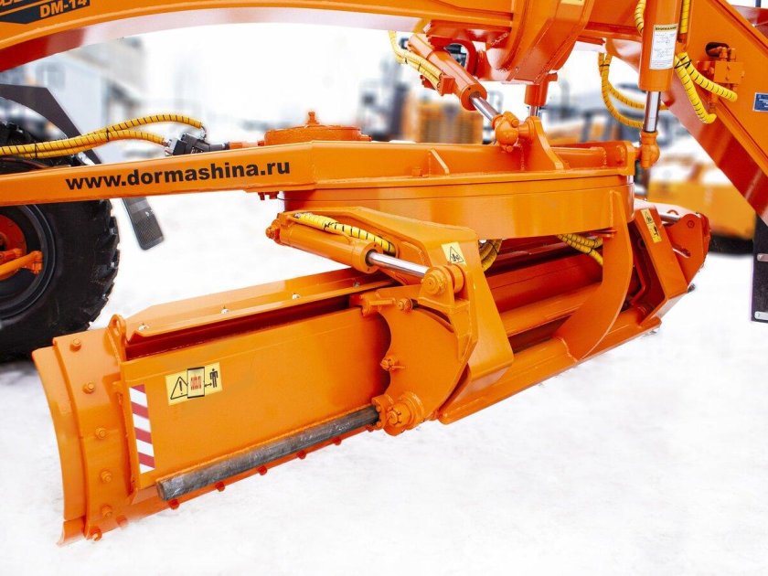 Автогрейдер DM-14.2 Рыбинец