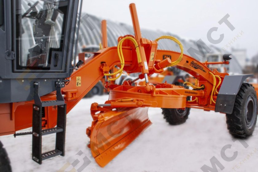 Автогрейдер DM-14.2 Рыбинец