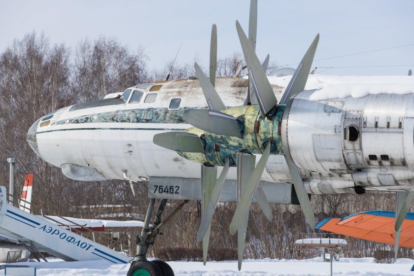 Ил-114 пассажирский самолёт