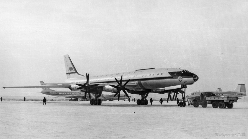 Ту-114 пассажирский самолёт