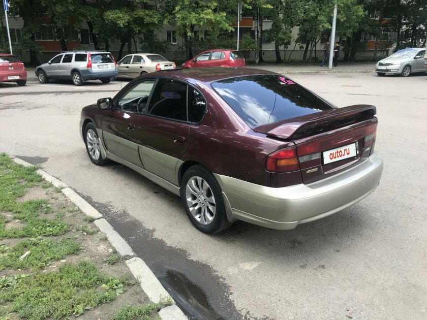 Subaru Outback 2001 седан