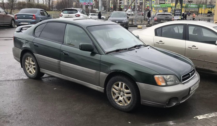Subaru Outback 2001 седан