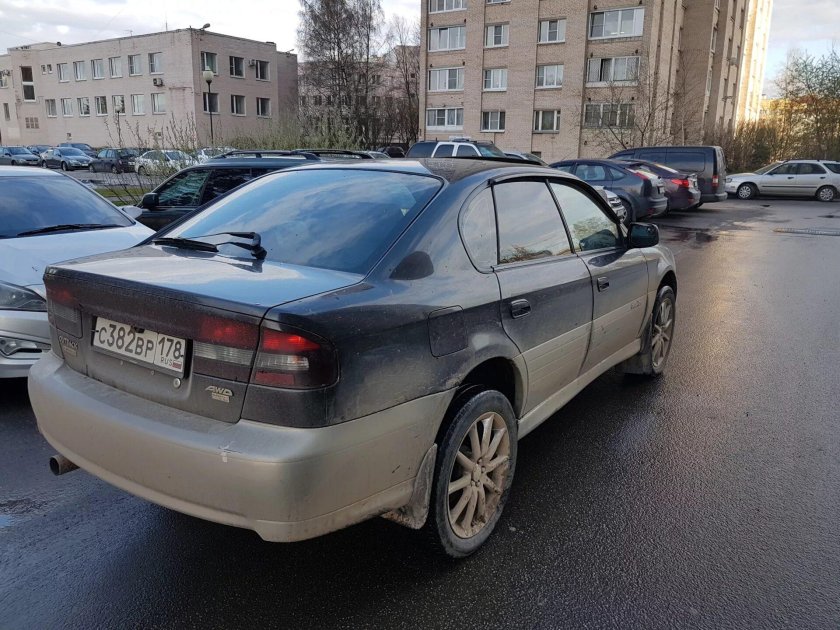 Subaru Outback седан