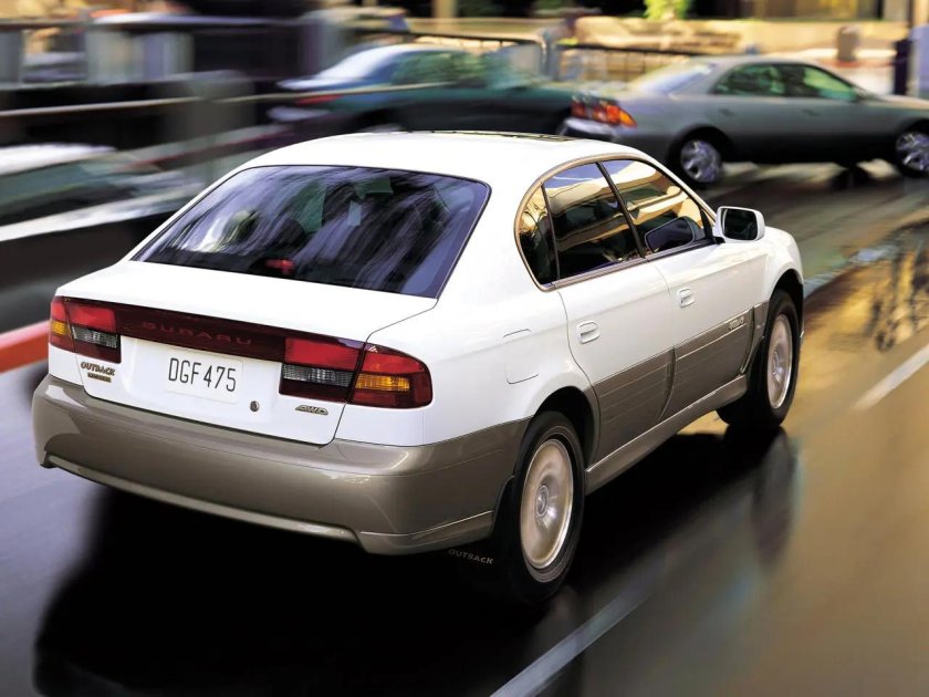 Subaru Outback 2001 седан
