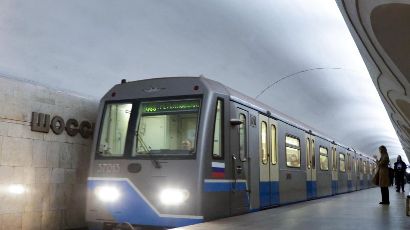 Поезд метро ока