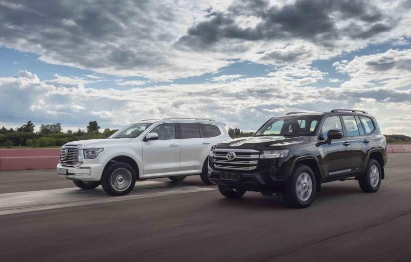 Tank 500 vs Land Cruiser 300