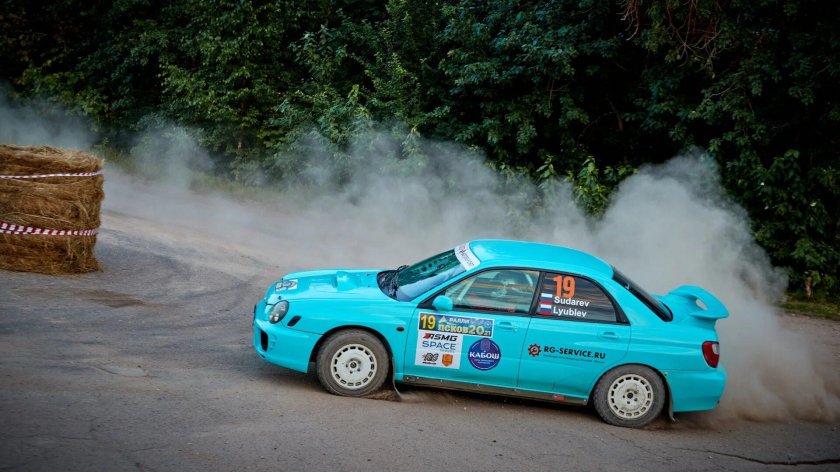 Субару гоночная