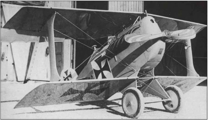 Самолет триплан Комта