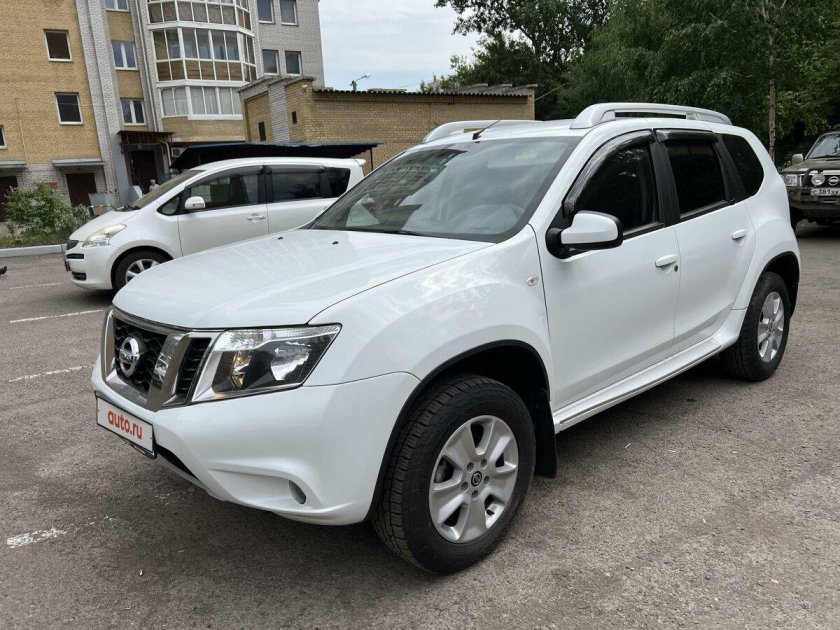 Машина nissan terrano