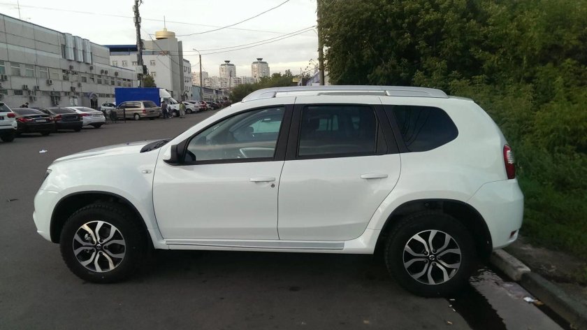 Ниссан Террано 2015 белый