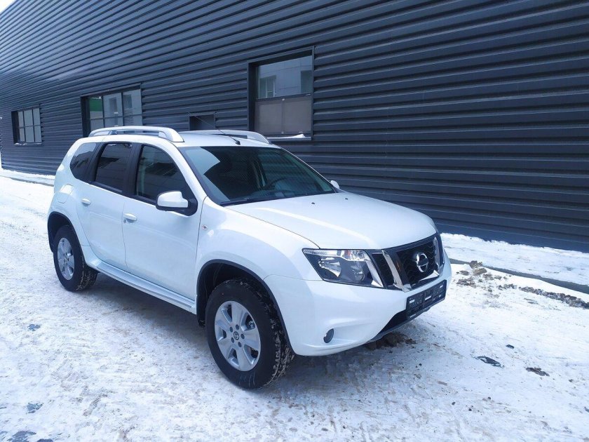 Ниссан Террано белый