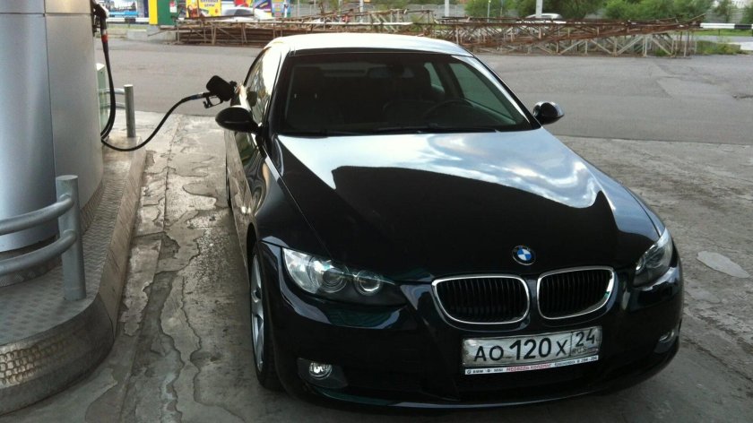 БМВ 320i черная тонированная