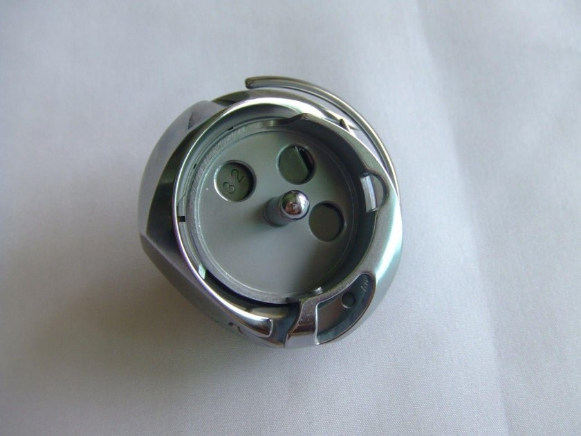 Челнок для швейной машины