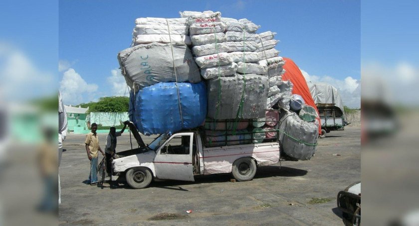 Грузовик с грузом