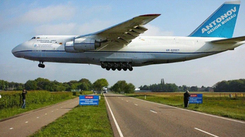 АН-24 пассажирский самолёт