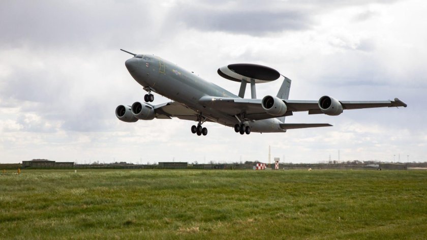 Самолет дрло авакс