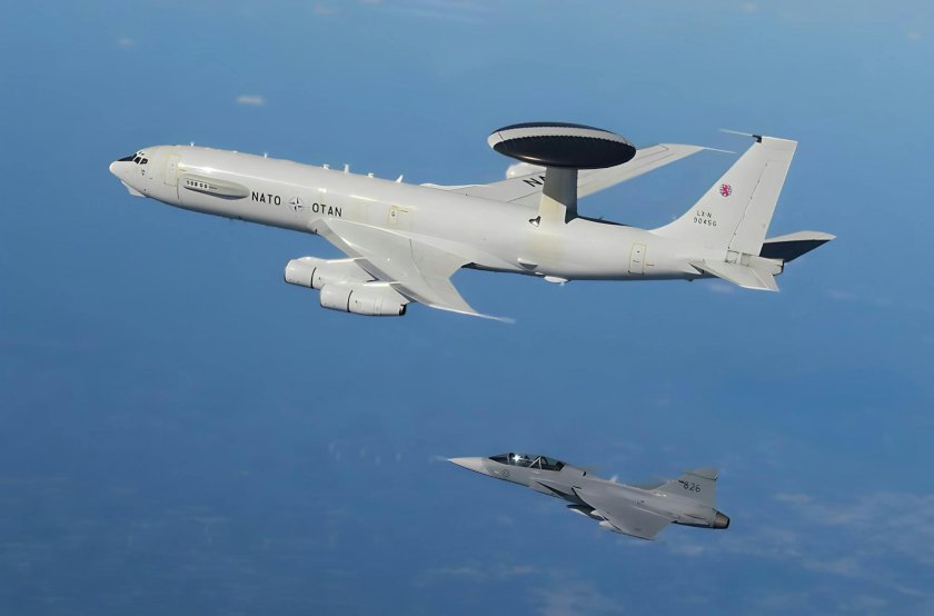 Самолет радиолокационной разведки