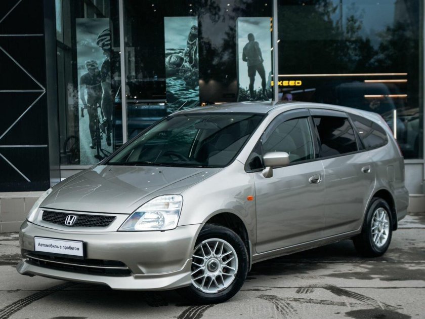 Хонда стрим 2002 года