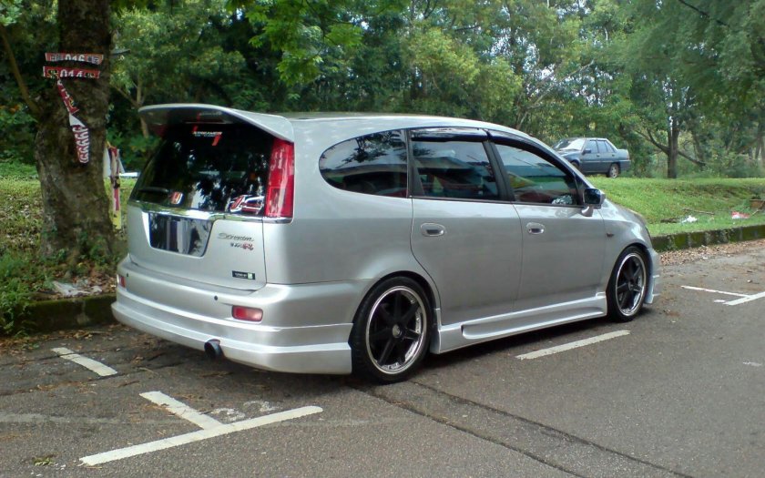 Honda Stream rn1 2002
