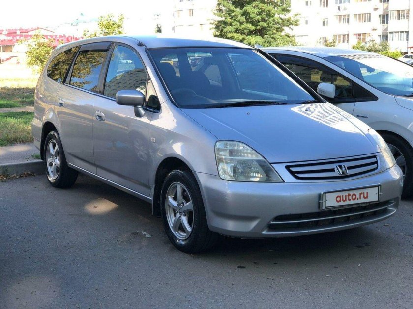 Хонда стрим 2002