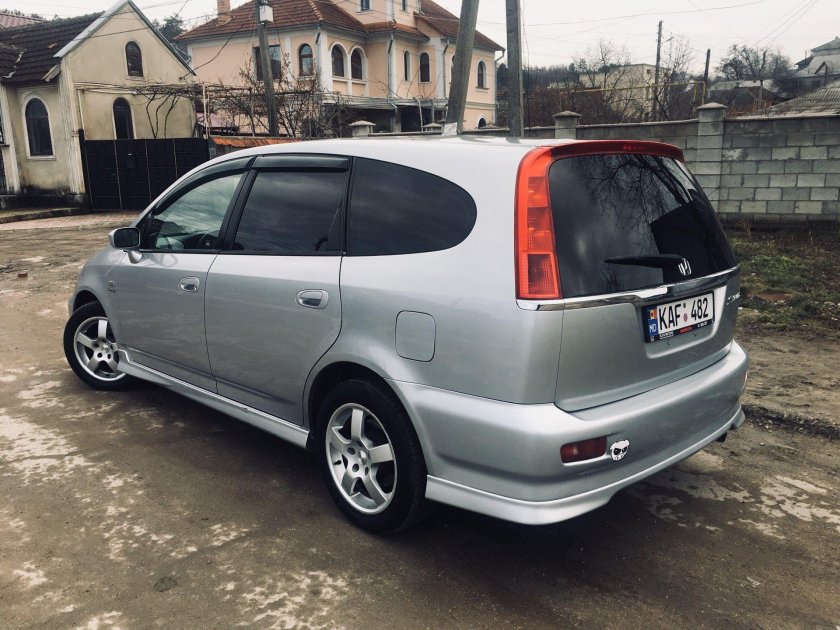 R17 Honda Stream rn3